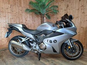 HONDA VFR800 F-H - 2019 - 2 OWNERS - ONLY 2522 MILES!