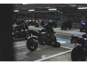 YAMAHA R1 DARK FORGED CARBON 2018