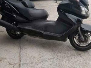 SUZUKI - BURGMAN 650 EXECUTIVE