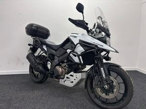 SUZUKI V STROM DL1050 ** 12 MONTHS MOT - TOP BOX - ENGINE BARS **