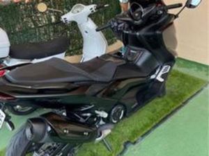 YAMAHA - TMAX 560