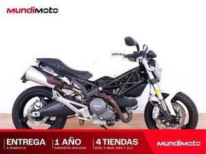 DUCATI - MONSTER 696