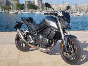 HONDA - CB 750 HORNET