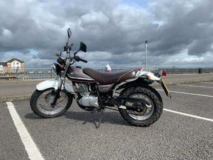 SUZUKI RV125 VANVAN ROADSTER/RETRO PETROL MANUAL (12 PS) 124 CC