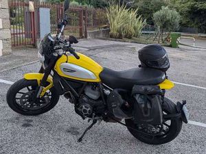 DUCATI SCRAMBLER ICON 800 GIALLO
