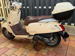 KYMCO LIKE 125 , TOLLER ROLLER SEHR GEPFLEGT .