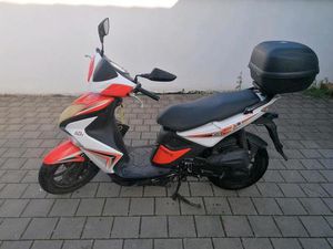 KYMCO SUPER 8 MOTORROLLER, 50 CCM 2T, HEIDENAU K66 BEREIFUNG