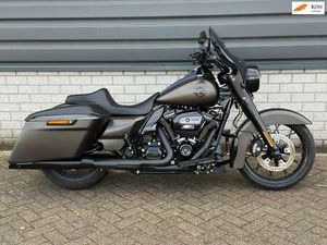 HARLEY-DAVIDSON ROAD KING FLHRXS SPECIAL 114 5HD TC ABS (BJ 2020) GRIJS
