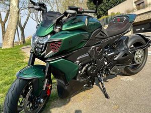 VENDO DUCATI DIAVEL FOR BENTLEY (2024) USATA A BERGAMO (CODICE 9876007) - MOTO.IT