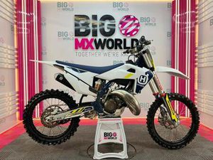 HUSQVARNA TC 125 2022 - ONLY 70 HOURS - NEW TOP END - STOCK & V TIDY