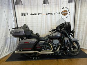 2020 HARLEY-DAVIDSON® CVO™ LIMITED FLHTKSE 956999 SMKYGRY/STRMCLD W/PINSTRIPE