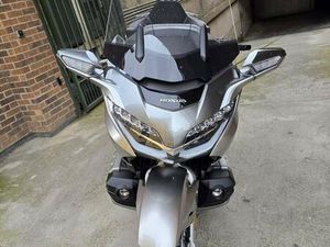 VENDO HONDA GL 1800 GOLD WING TOUR DCT & AIRBAG (2022 - 24) USATA A SAVIGLIANO (CODICE 9876321) - MOTO.IT