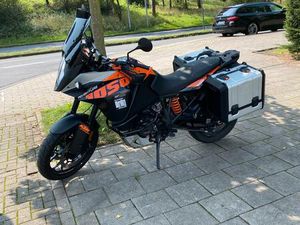 KTM 1050 ADVENTURE