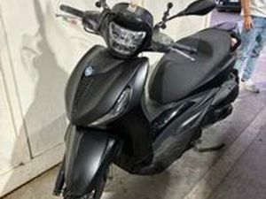 BEVERLY 300 HPE 2025