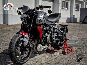 TRIUMPH TRIDENT 660