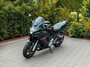 SUZUKI GSX650F A2 / TÜV NEU / UNFALLFREI /TOP! + FREE STÄNDER