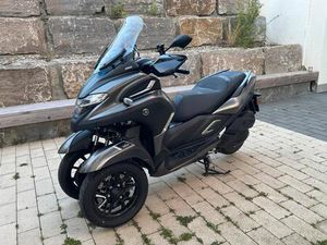 YAMAHA TRICITY 300 AKRAPOVIC 6950KM TÜV 06/27