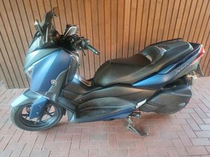 YAMAHA XMAX 300