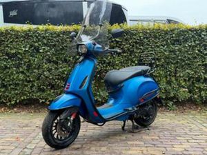 ZEER MOOIE 50CC VESPA SPRINT GEEL KENTEKEN — SCOOTERS | VESPA — MARKTPLAATS
