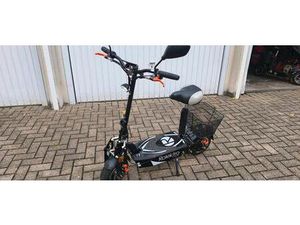 ROLECTRO E ROLLER MIT SITZ