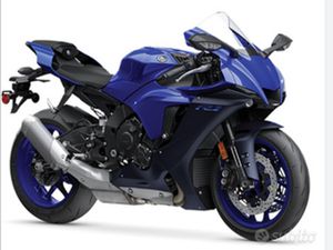 YAMAHA YZF R1