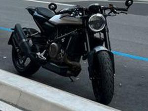 HUSQVARNA VITPILEN 701