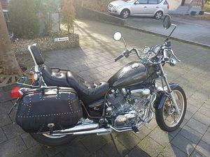 KLASSISCHER CHOPPER MIT ZUVERLÄSSIGEM V-TWIN-MOTOR CANTON SOLEURE -