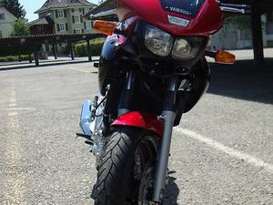 YAMAHA TDM 850 - RECHTE SEITE LEICHT BESCHÄDIGT CANTON SOLEURE -