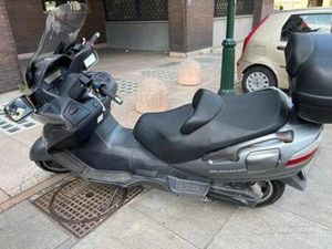 SUZUKI BURMAN 650 EXECUTIVE