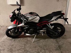 TRIUMPH STREET TRIPLE R 765