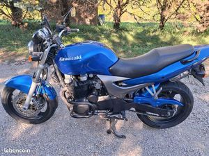 A VENDRE MOTO KAWASAKI ZR7