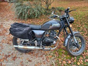 A SAISIR, MOTO 125 CM