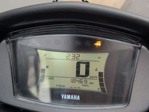 MOTO NMAX 125 MÈTRE CUBE GRIS FONCÉ TOUT ÉQUIPÉ FAIBLE KILOMÉTRAGES