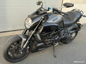 DUCATI DIAVEL STRADA