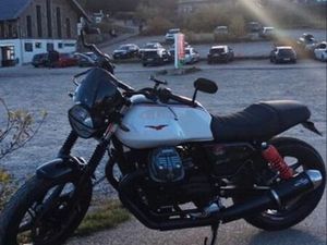 MOTO GUZZI V7 850 STONE TEEN EDITION