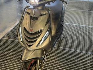 PIAGGIO ZIP UIT 2022 — SCOOTERS | PIAGGIO — MARKTPLAATS