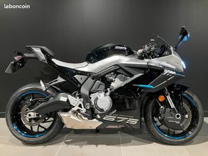 CF-MOTO 675 SR-R 2025