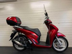 GAVE EN JONGE HONDA SH150I SLECHTS 5600KM! — MOTOREN | HONDA — MARKTPLAATS