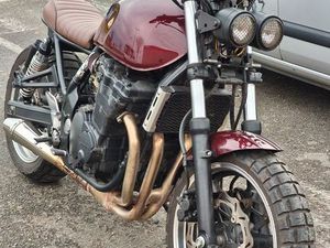 CAFÉ RACER SUZUKI 750 GSXF