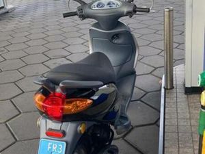 PIAGGIO FLY 80CC - GOED ONDERHOUDEN — SCOOTERS | PIAGGIO — MARKTPLAATS