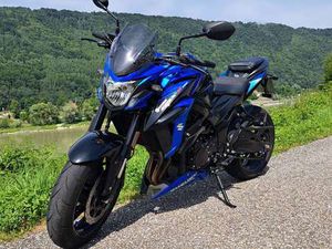 SUZUKI GSX-S 750