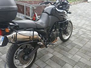 TRIUMPH TIGER 900
