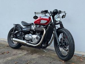TRIUMPH BONNEVILLE BOBBER 1200