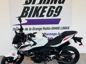 KAWASAKI Z 400 2023 400 CM3 | MOTO ROADSTER | 21 700 KM | BLANC | 69400 LIMAS