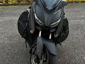 XMAX 125
