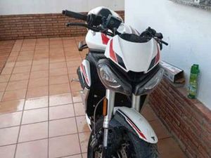 TRIUMPH - STREET TRIPLE S