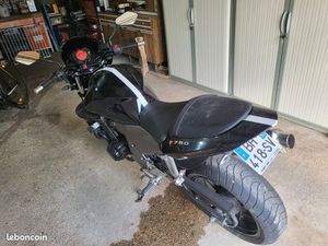 MOTO KAWASAKI ZR750