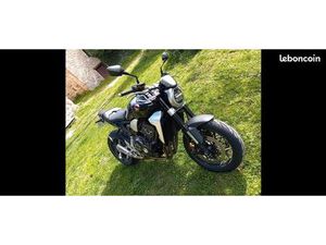 HONDA CB1000R 2018 – 6 100 KM – EXCELLENT ÉTAT