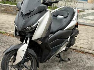 ② XMAX 125 YAMAHA