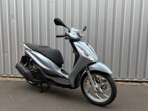 PIAGGIO MEDLEY 125 E5+ SILBER VORFÜHRER NUR 174KM